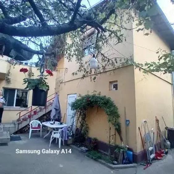 Casă cu 6 camere cu Teren 360 Mp în Central