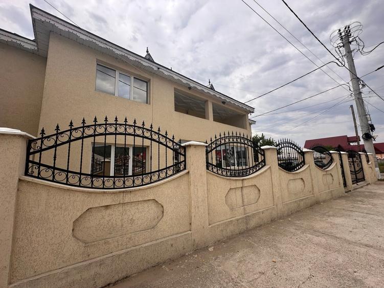 Casă individuală cu 6 camere cu Teren 350 Mp în Homocea