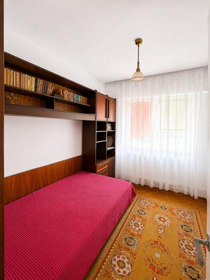 Apartament cu 3 camere decomandat în Dacia