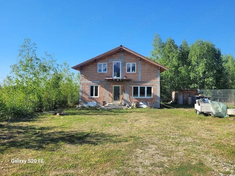 Casă cu Teren 1000 Mp în Central