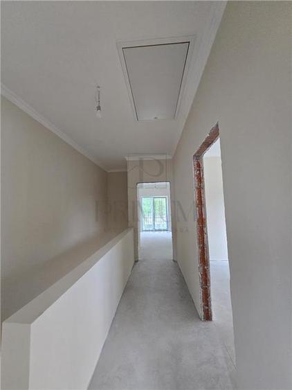 Duplex cu 4 camere cu Canalizare în Moșnița Veche