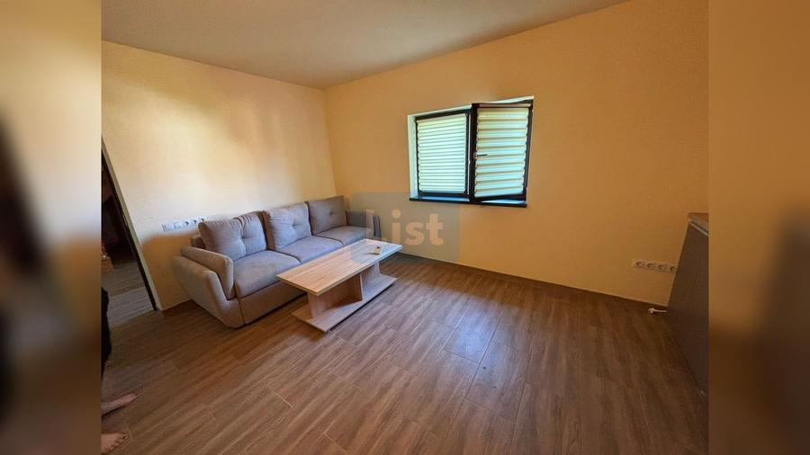 Casă cu 5 camere cu Teren 40 Mp în Central