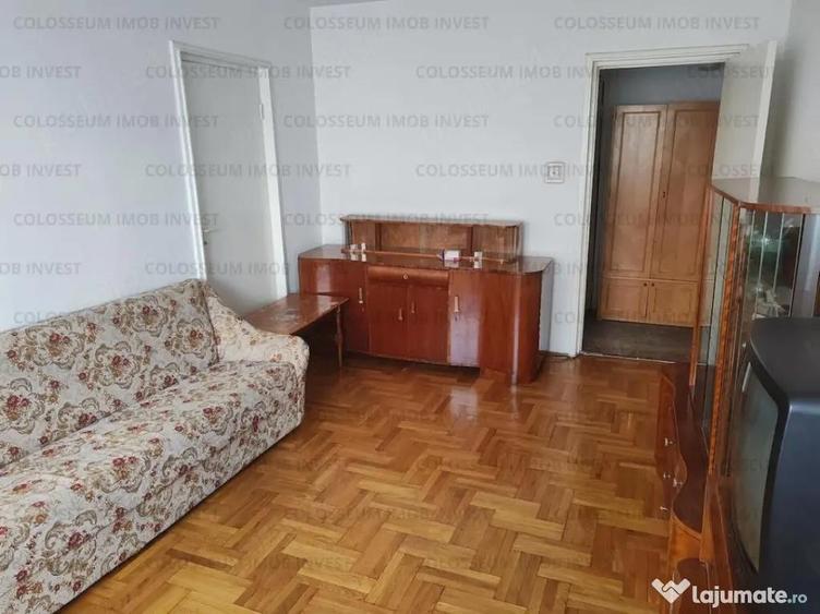 Apartament cu 3 camere decomandat în Astra
