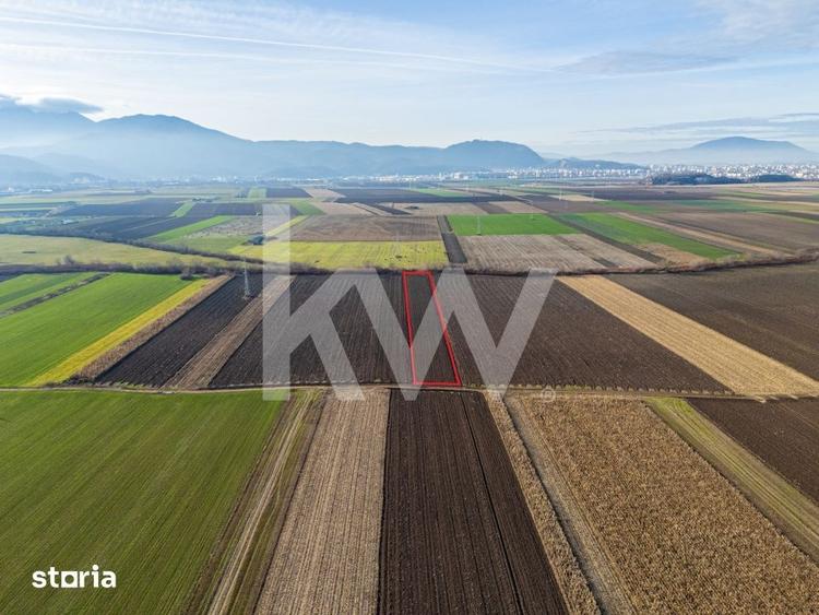 Teren de 3500 mp, în Central