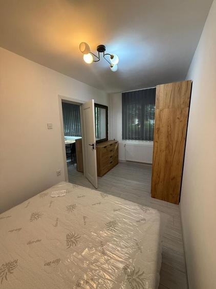 Apartament cu 2 camere semidecomandat, mobilat în Dacia