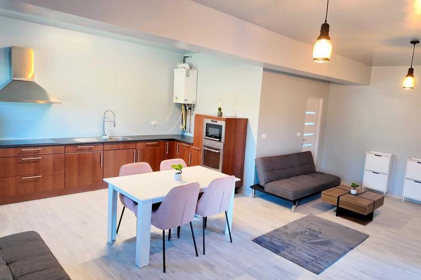 Apartament cu 3 camere decomandat în Vladimirescu