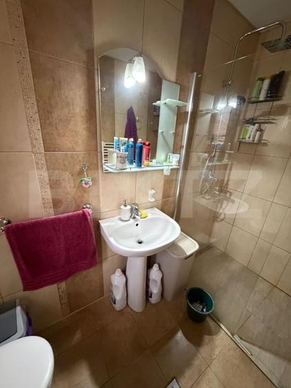 Casă individuală cu 5 camere cu Canalizare în Sânandrei