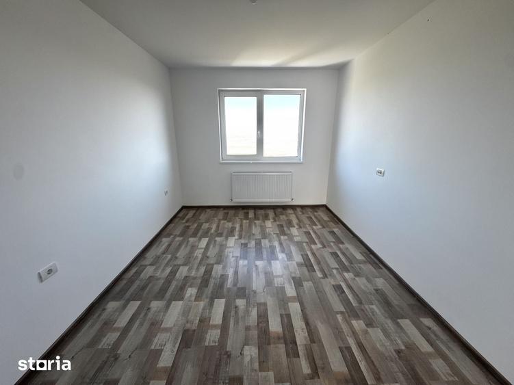 Casă cu 4 camere cu Teren 640 Mp în Tomești