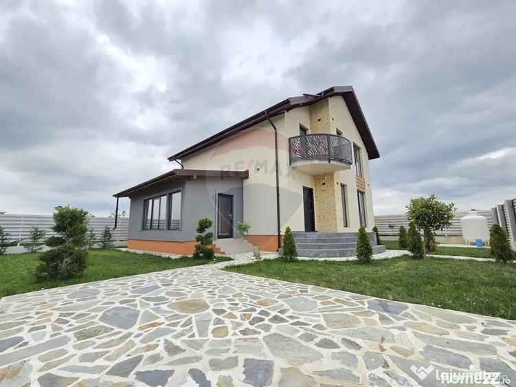 Casă cu 4 camere cu Teren 310 Mp în Vânători