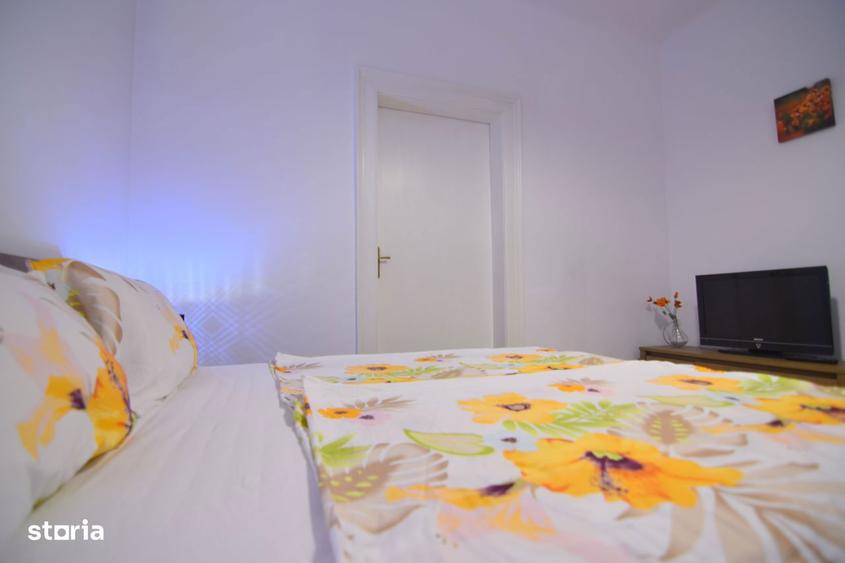 Apartament cu 4 camere decomandat, mobilat în Girocului