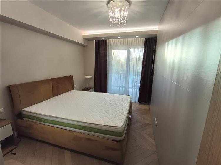 Apartament cu 2 camere semidecomandat, mobilat în Central