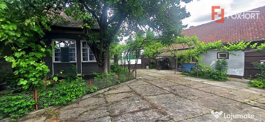 Casă cu 5 camere cu Teren 1439 Mp în Exterior Nord