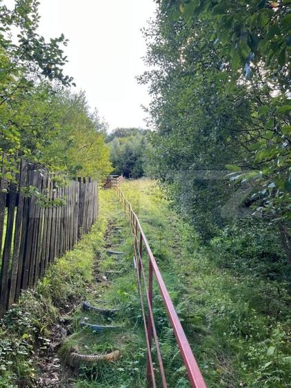 Casă individuală cu 6 camere cu Teren 1000 Mp în Valea Ierii