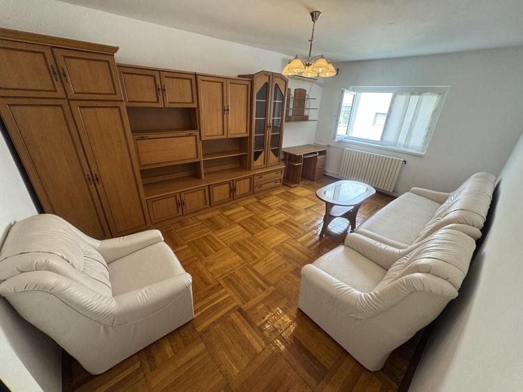 Apartament cu 3 camere decomandat, mobilat în Tomis III