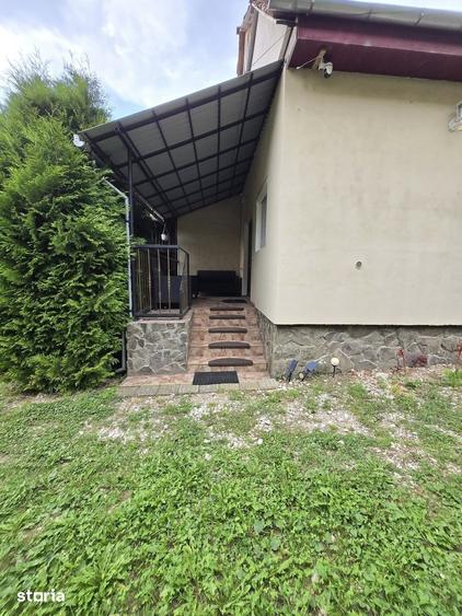 Casă cu 3 camere cu Teren 2466 Mp în Central