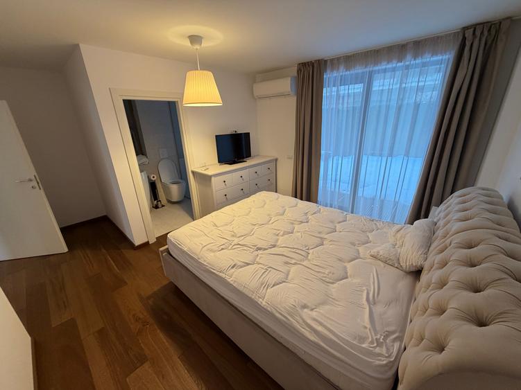 Casă individuală cu 11 camere cu Canalizare în Herăstrău