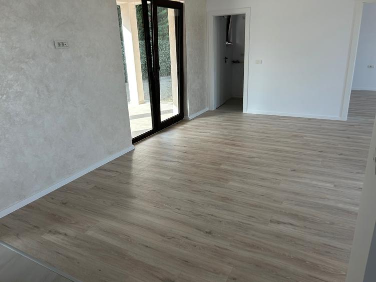 Casă cu 3 camere în Micești