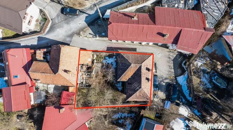 Casă cu 2 camere cu Teren 230 Mp în Centrul Istoric