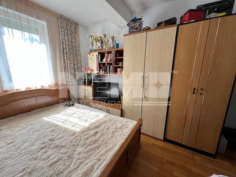 Apartament cu 4 camere decomandat, mobilat în Periferie