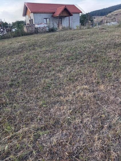 Teren de 1350 mp, în Aghireșu