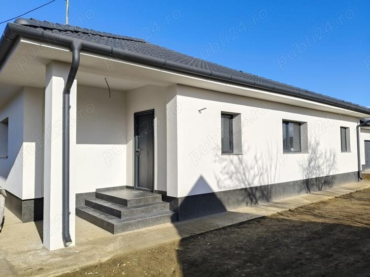 Casă cu 3 camere în Lazuri