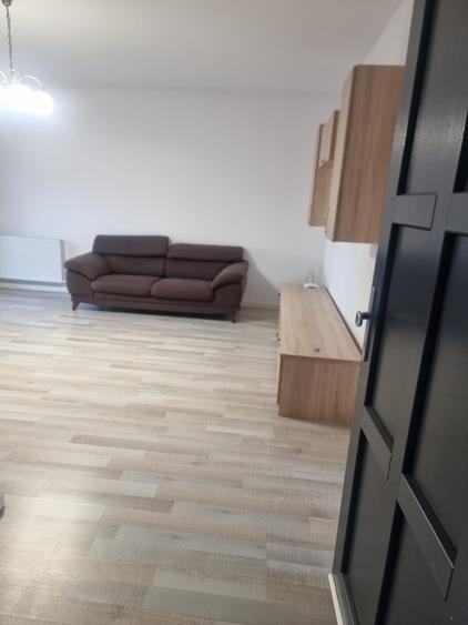 Apartament cu 2 camere decomandat, mobilat în Sud