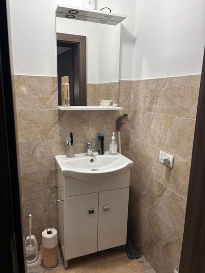 Apartament cu 3 camere decomandat, mobilat în Moșnița Nouă