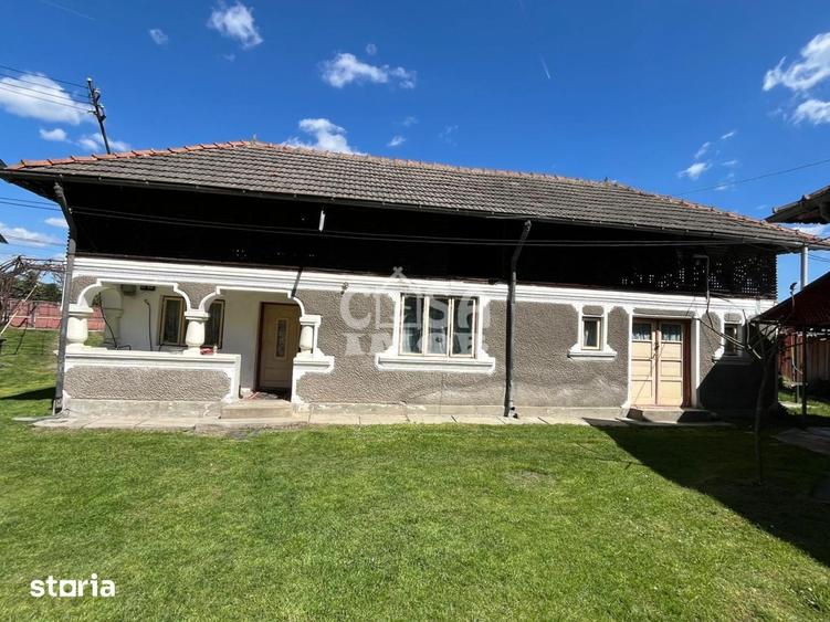 Casă cu 5 camere cu Teren 1187 Mp în Tătărani