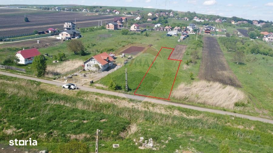 Teren de 1418 mp, în Tureni