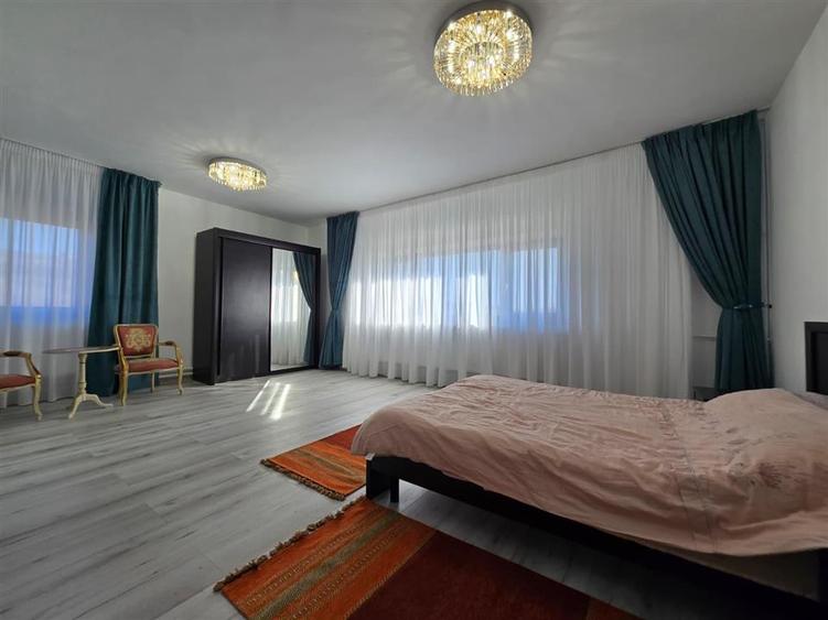 Casă individuală cu 8 camere cu Teren 1500 Mp în Copou