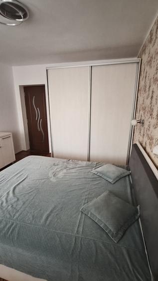 Apartament cu 3 camere decomandat în Exterior Vest