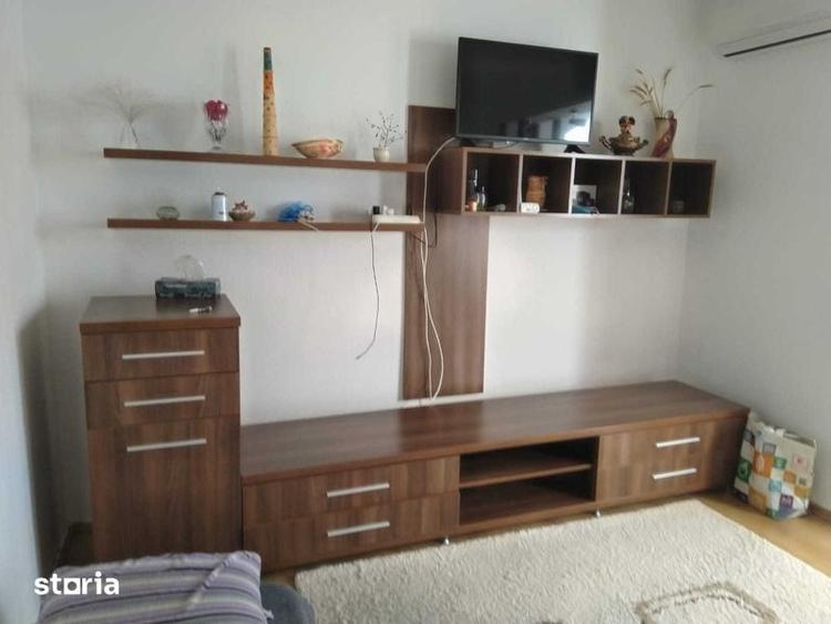 Apartament de vanzare, 2 camere, decomandat, utilat si mobilat - 1