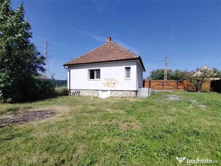 Casă cu 2 camere cu Teren 422 Mp în Vale