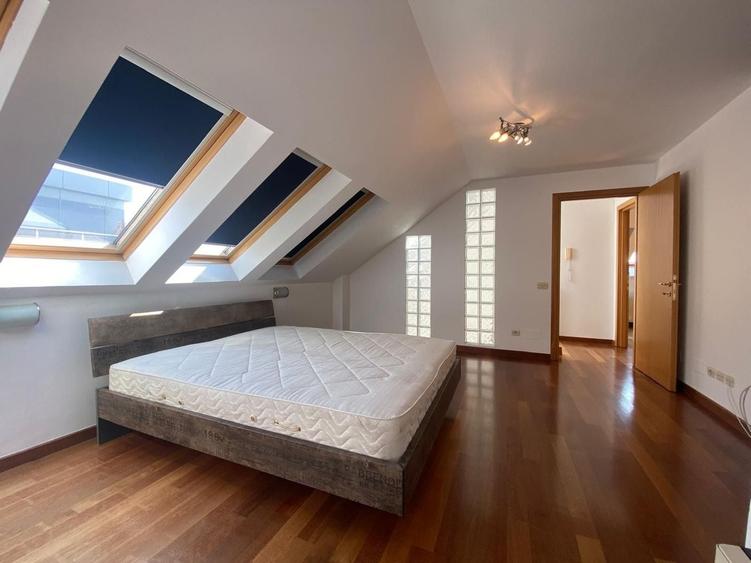 Apartament cu 3 camere decomandat, mobilat în Arcul de Triumf