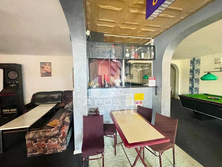 Casă individuală cu 6 camere cu Canalizare în Pârneava