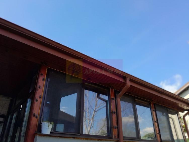 Casă individuală cu 5 camere cu Canalizare în Tineretului