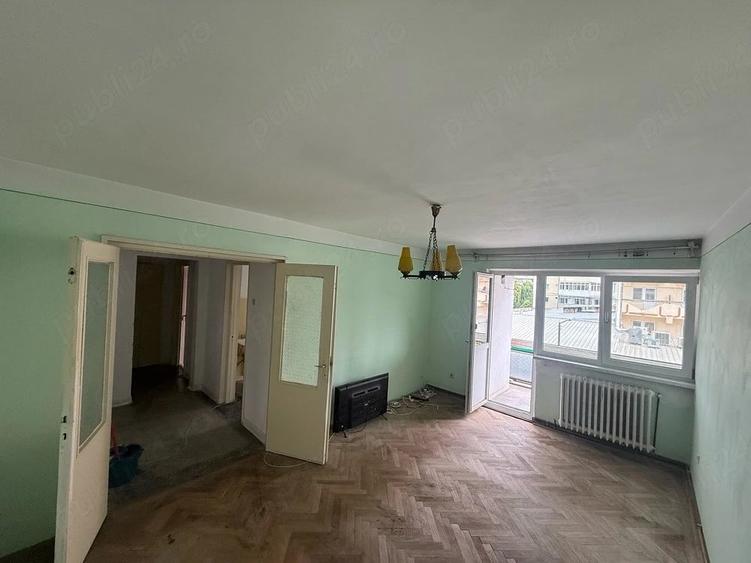 Apartament cu 3 camere decomandat în Ultracentral