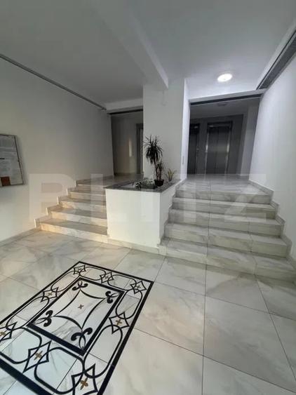 Apartament cu 3 camere decomandat, mobilat în Tractorul