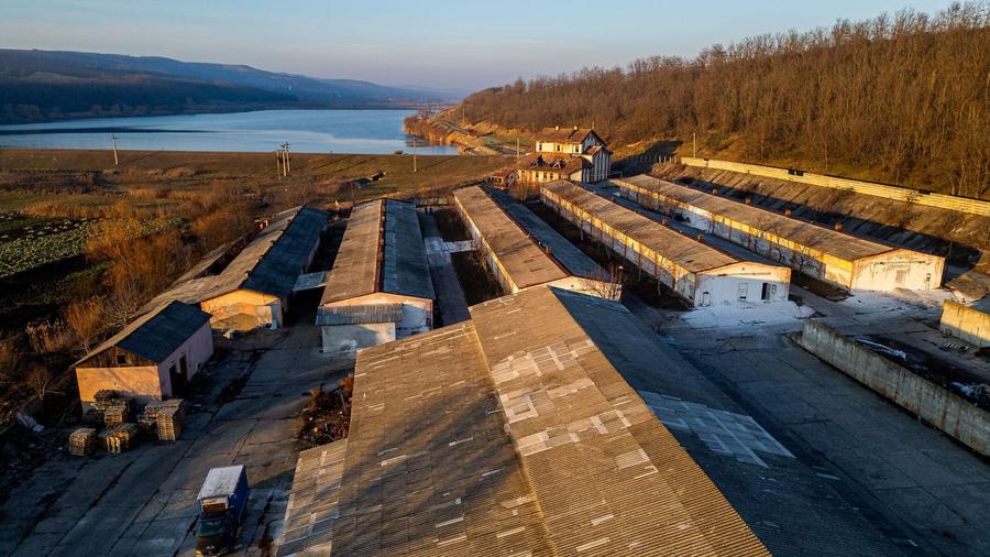 Spațiu industrial, de 50,000 mp, în Horgești