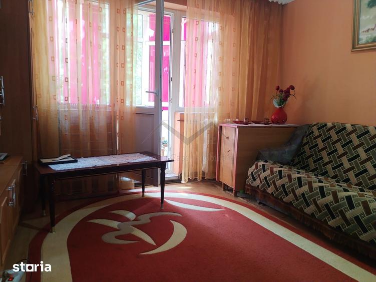 Apartament cu 4 camere semidecomandat în Alexandru cel Bun