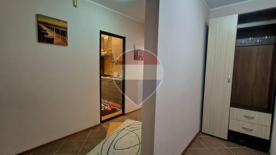 Apartament cu 2 camere decomandat, mobilat în Micro 13