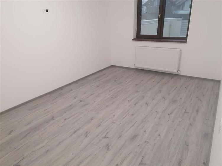 Duplex cu 4 camere cu Teren 400 Mp în Exterior Sud