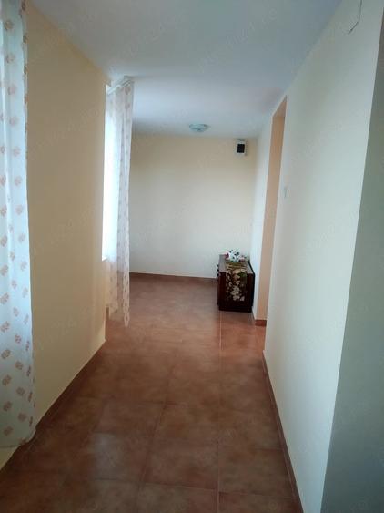 Casă cu 6 camere cu Teren 3000 Mp în Mănăștiur