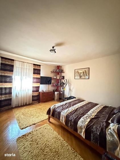 Casă cu 4 camere în Titulescu