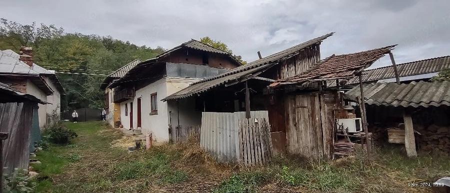 Casă cu Teren 780 Mp în Pietroșani