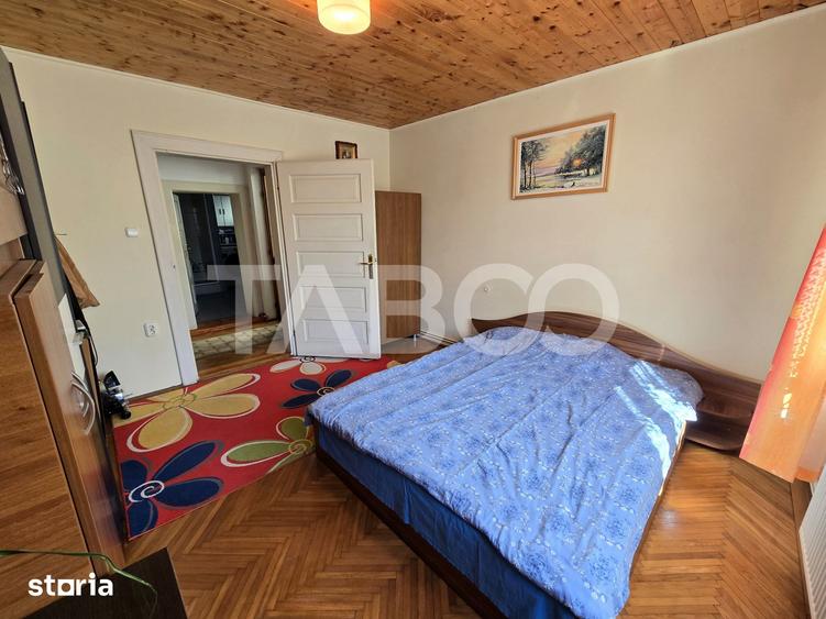 Casă cu 7 camere cu Teren 432 Mp în Reșița