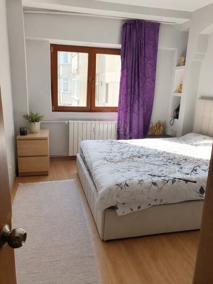 Apartament cu 3 camere decomandat, mobilat în Republicii