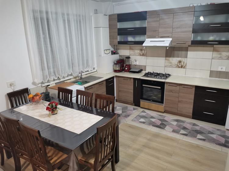 Inchiriez Apartament cu 3 camere bloc PRIMA - 4