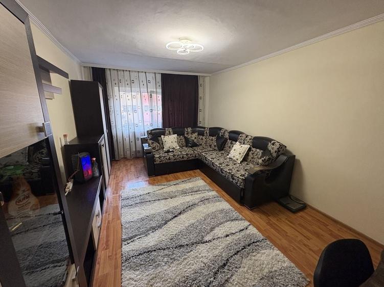 Apartament cu 2 camere decomandat în Aluniș
