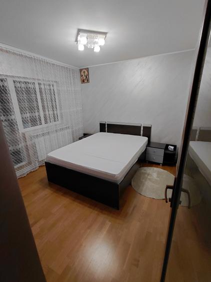 Apartament cu 3 camere decomandat în Siderurgiștilor